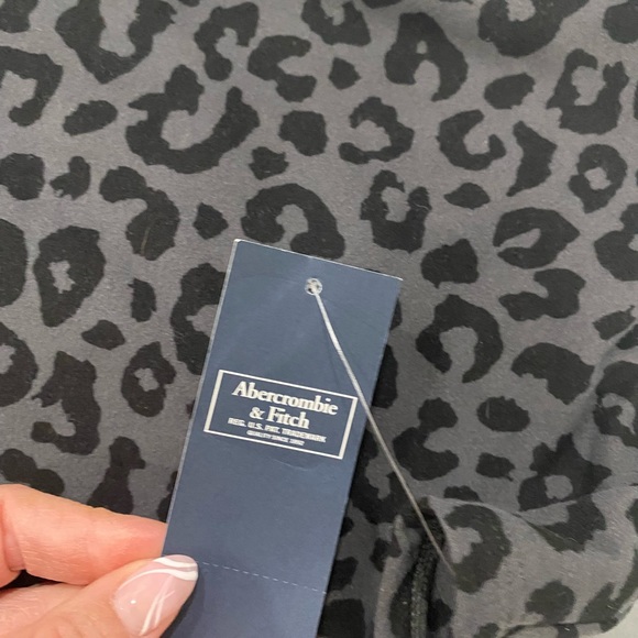 NWT Abercrombie gray cheetah tank - Picture 5 of 5